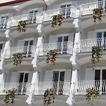 Palace 4*