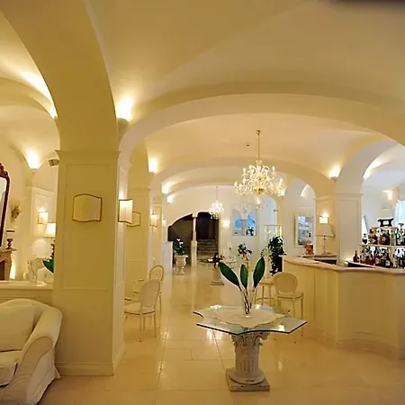 Palace 4* Minori