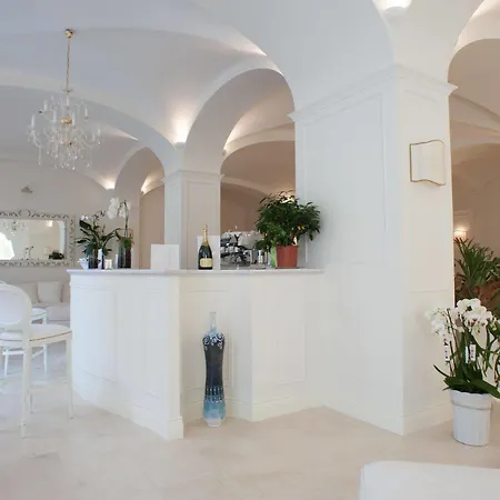 Palace 4* Minori