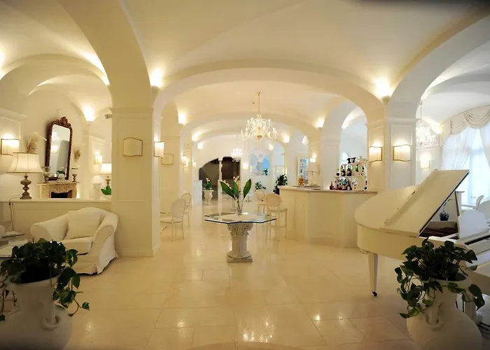 Palace 4*